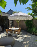 Parasol met franjes - grijs met witte bloemenprint